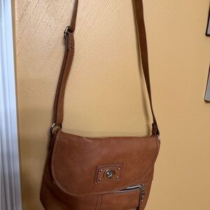 Relic Tan Leather Crossbody Bag with Faux Turn-Lock Accent